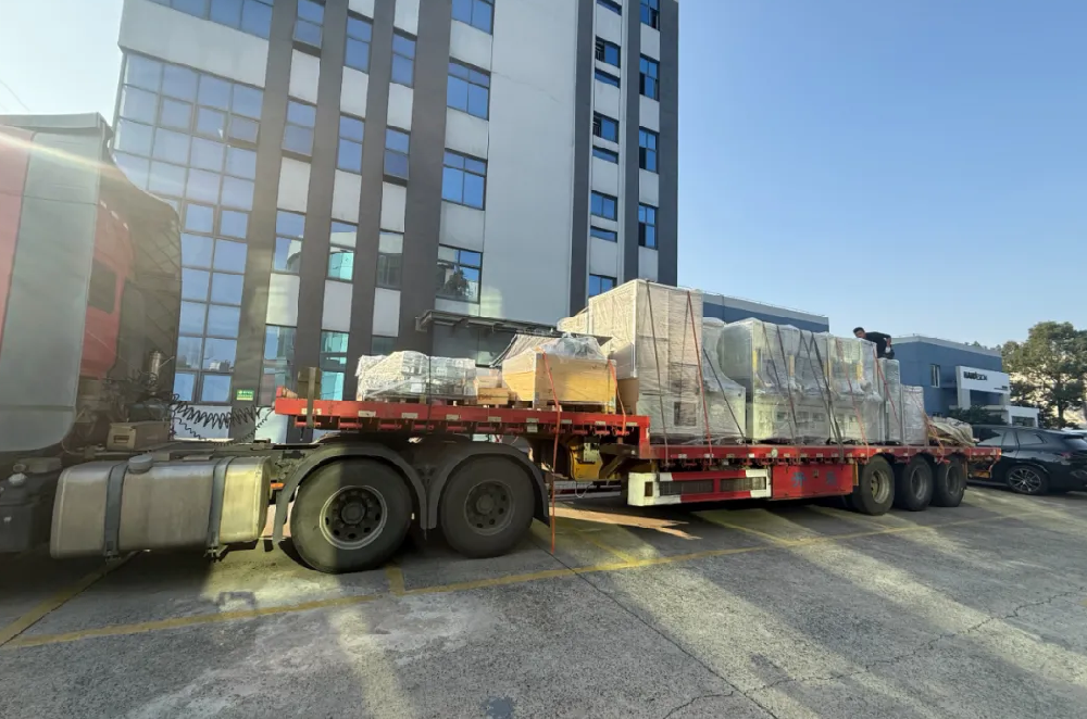 汽车行业头部客户智能线体，启程交付 | 四条汽车电子集成线体奔赴客户现场！